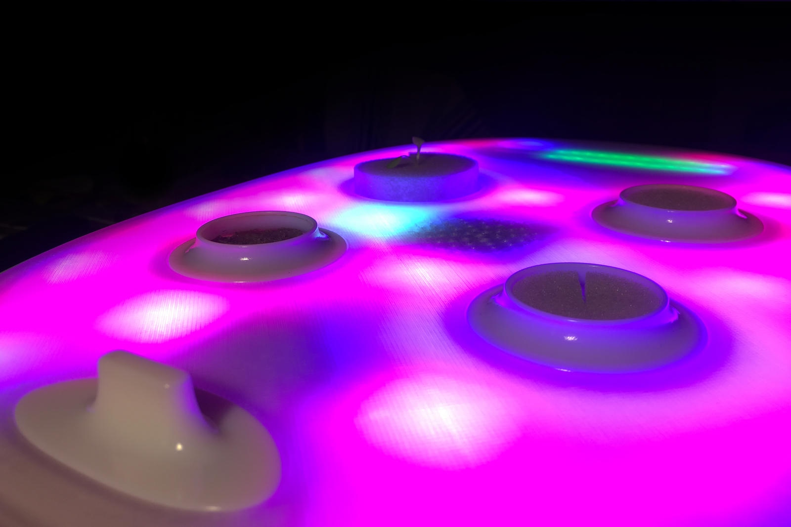 Aéropot translucent top cover with LED light effect